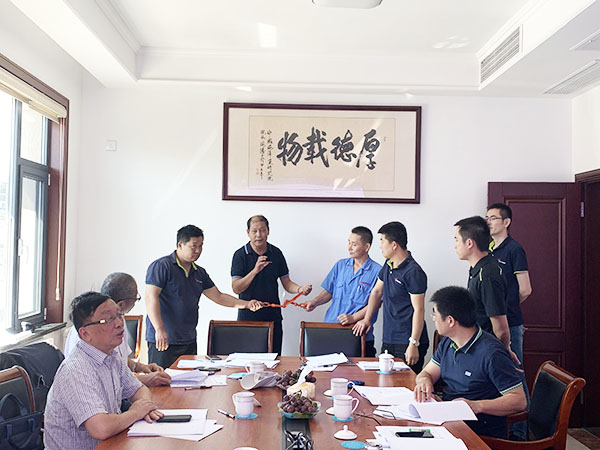 公司主持制定的《機(jī)械安全 機(jī)械裝備轉(zhuǎn)運(yùn)安全防護(hù)拉緊裝置安全要求》國家標(biāo)準(zhǔn)頒布實(shí)施